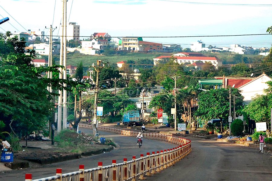 Kẹt tiền bán đất ngộp