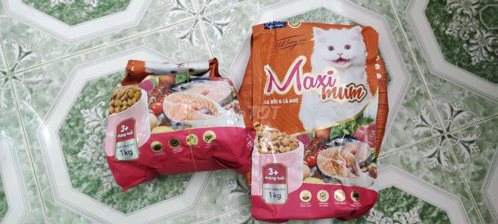 Thanh lý 2 bịch hạt Maximum cho mèo