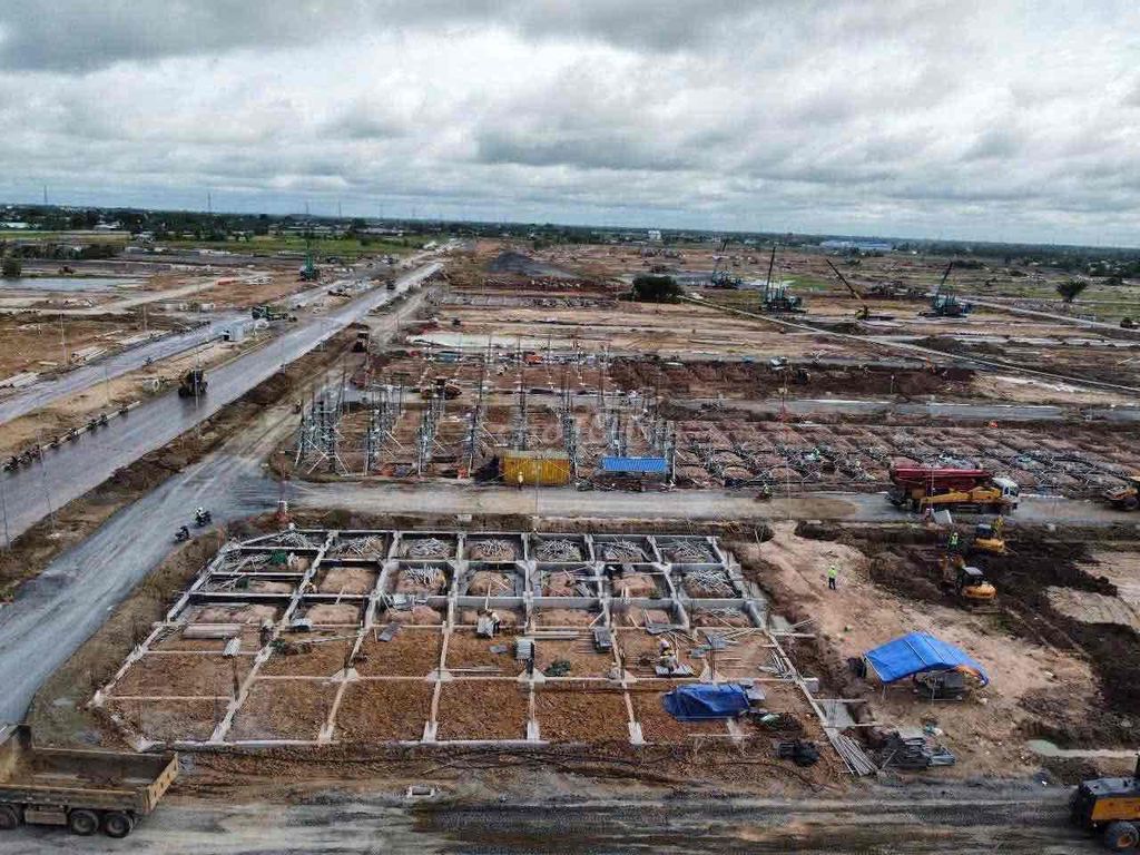 NHÀ PHỐ LIỀN KỀ  TẠI DỰ ÁN VINHOMES LONG AN. Mua bán nhà ở tại Huyện Đức Hòa Long An được đăng bởi Việt Toàn hình 5