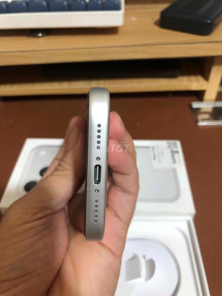 Apple iPhone 17 Pro 256GB Bạc 99%. Mua bán Điện thoại tại Huyện Phụng Hiệp Hậu Giang được đăng bởi Huỳnh Thương Tín hình 1