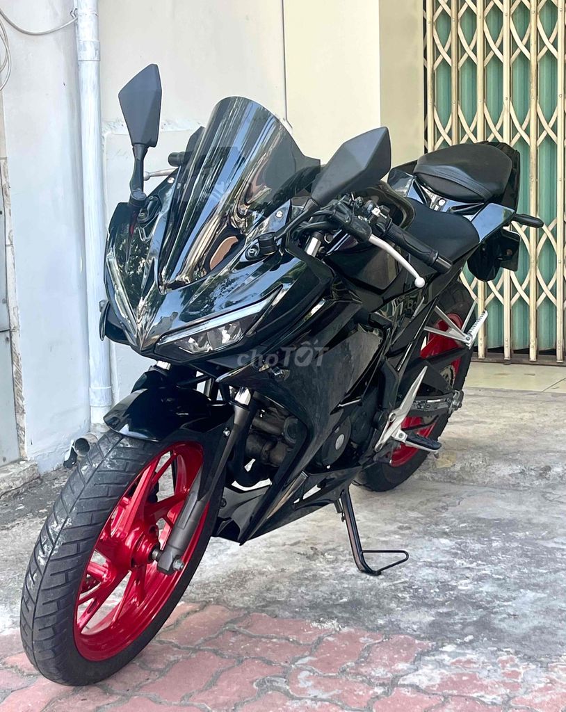 Honda CBR 150R 2018. Mua bán Xe máy tại Thành phố Vũng Tàu Bà Rịa - Vũng Tàu được đăng bởi Cao Trí hình 2