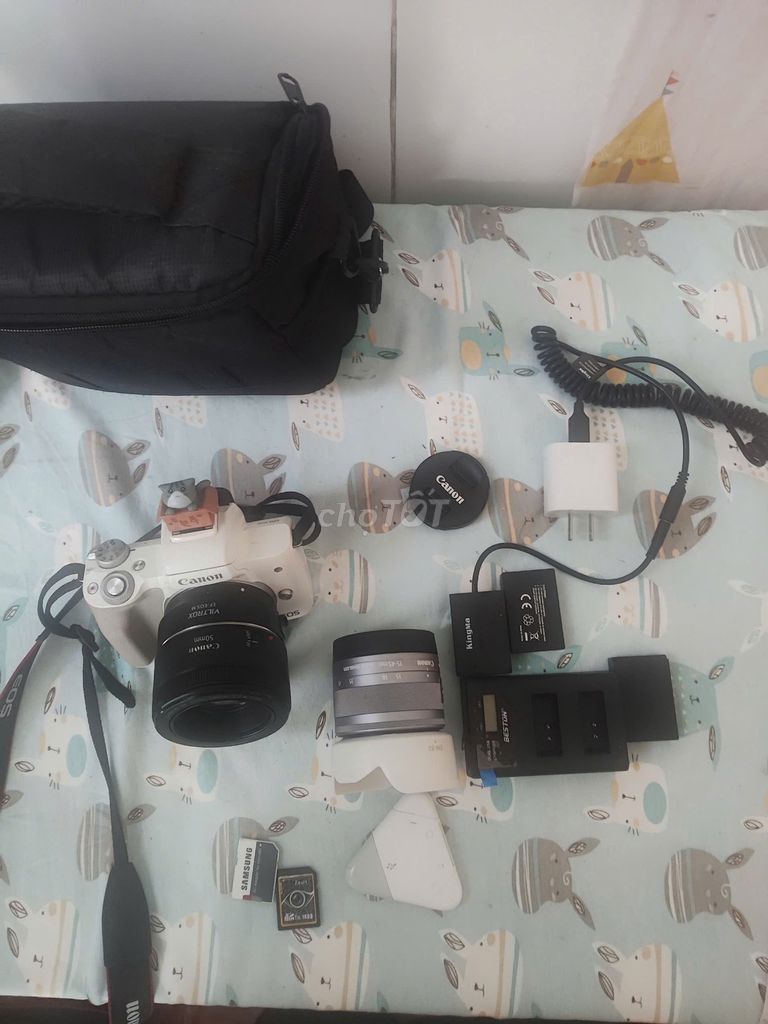Máy ảnh Canon EOS M50 Trắng Like New 99%. Mua bán Máy ảnh, Máy quay tại Quận 7 Tp Hồ Chí Minh được đăng bởi Nguyễn Hân hình 1