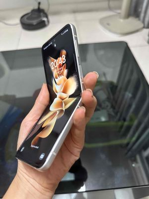 Đổi điện thoại mới bán Samsung Galaxy Z Flip3 5G 1