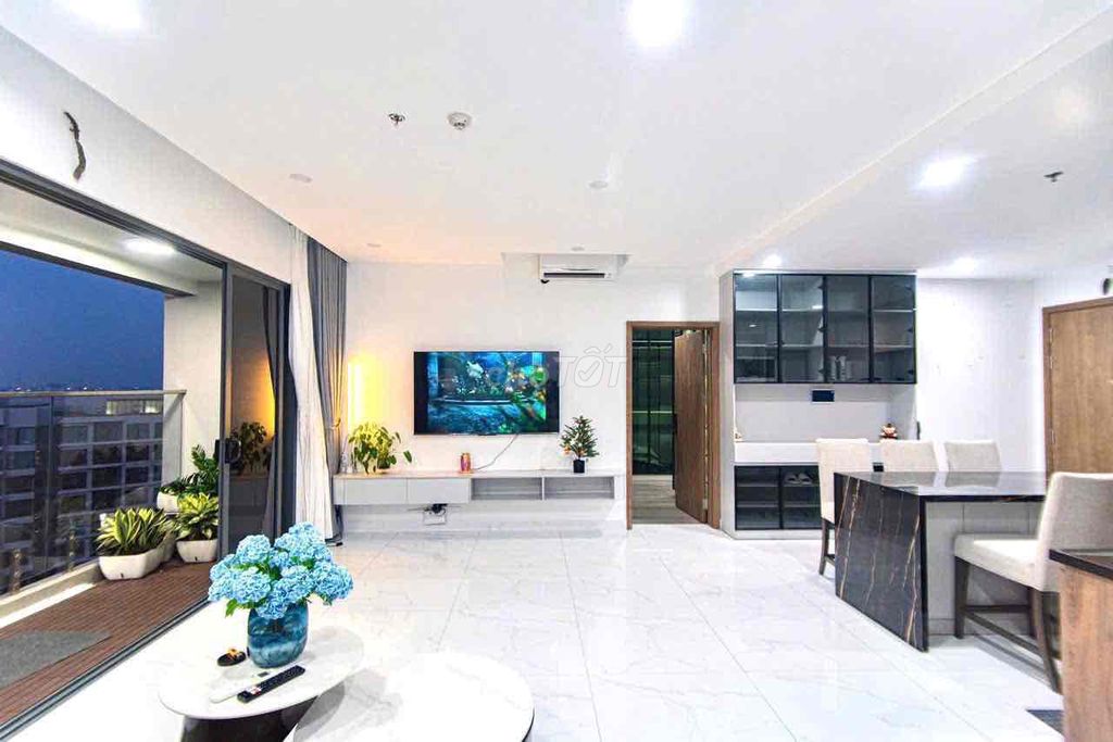 Cho thuê căn hộ 3PN Diamond Alnata Plus 117m2