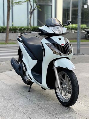 Honda SH 125 Trắng