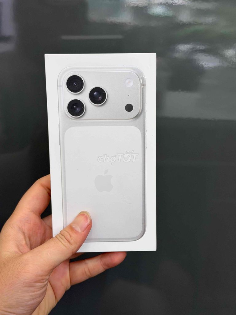 iPhone 17 Pro 256GB Bạc Vn new 100% 92827 Bh 12T. Mua bán Điện thoại tại Quận Ninh Kiều Cần Thơ được đăng bởi Quý Mobile Cần thơ hình 1