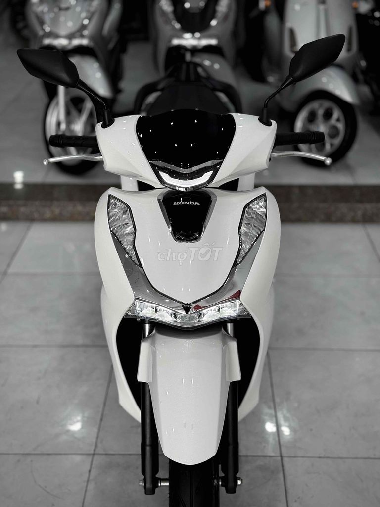 Sh125i 2023 Lướt chính chủ ký ( Hỗ trợ Trả GÓP ) 🔥. Mua bán Xe máy tại Thị xã Phú Mỹ Bà Rịa - Vũng Tàu được đăng bởi Cửa Hàng Xe Máy Phú Mỹ hình 13