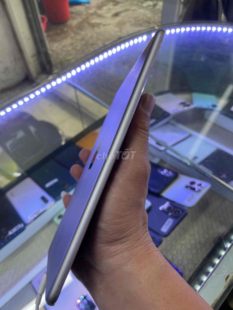 Ipad Mini 4 128gb. Mua bán Máy tính bảng tại Quận 4 Tp Hồ Chí Minh được đăng bởi Tuấn hình 4