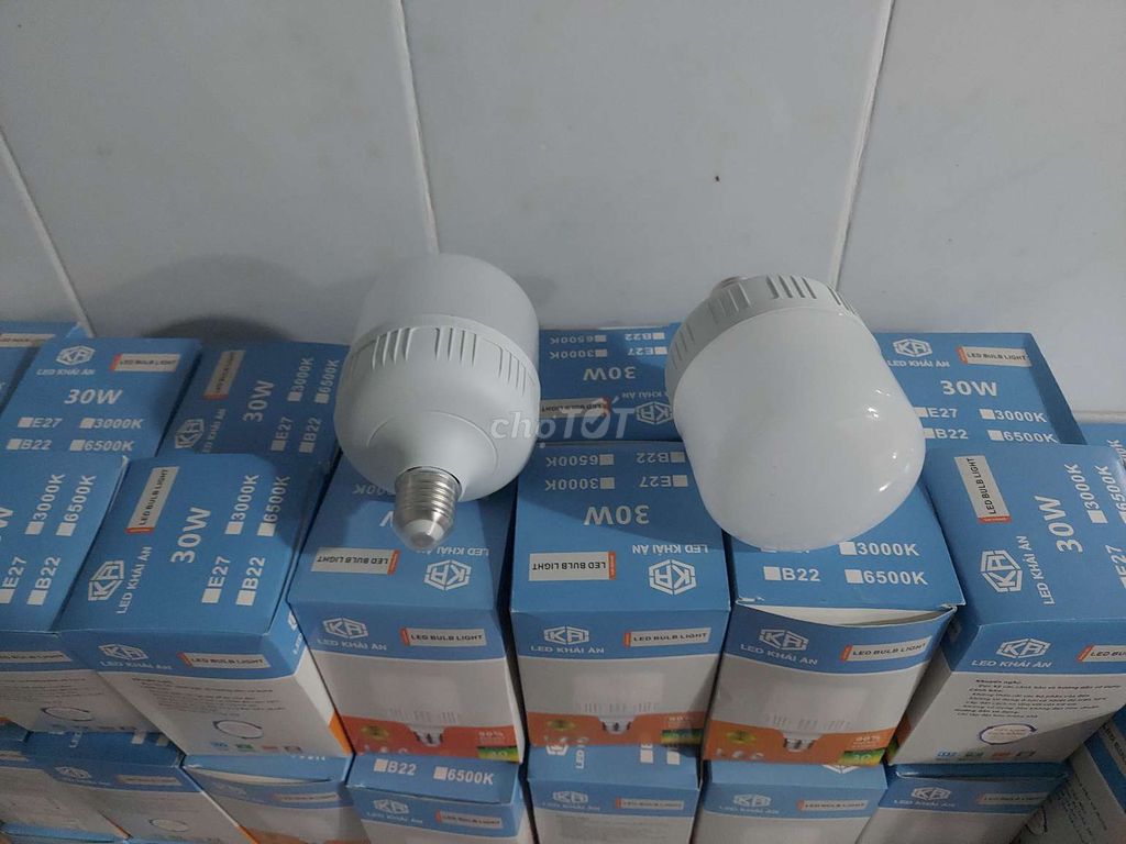 Thanh lý lỗ đèn led siêu sáng, siêu tiết kiệm 15k