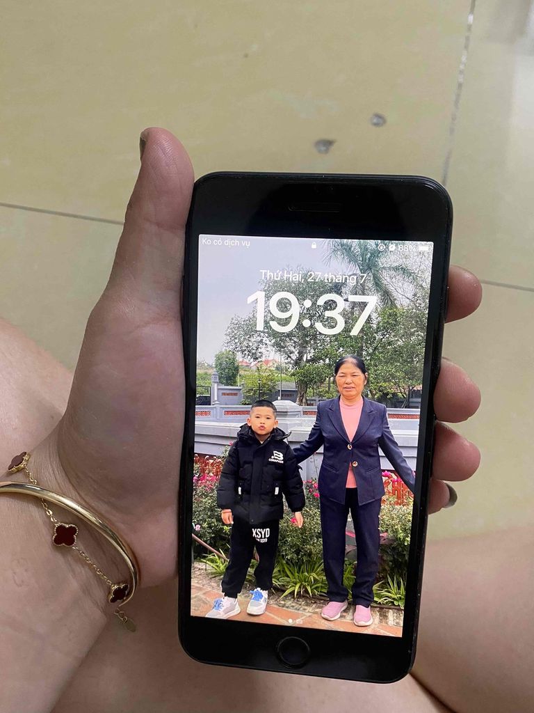 Apple iPhone 8 Plus 64GB Đen. Mua bán Điện thoại tại Quận Long Biên Hà Nội được đăng bởi Kiều Linh Nguyễn hình 1
