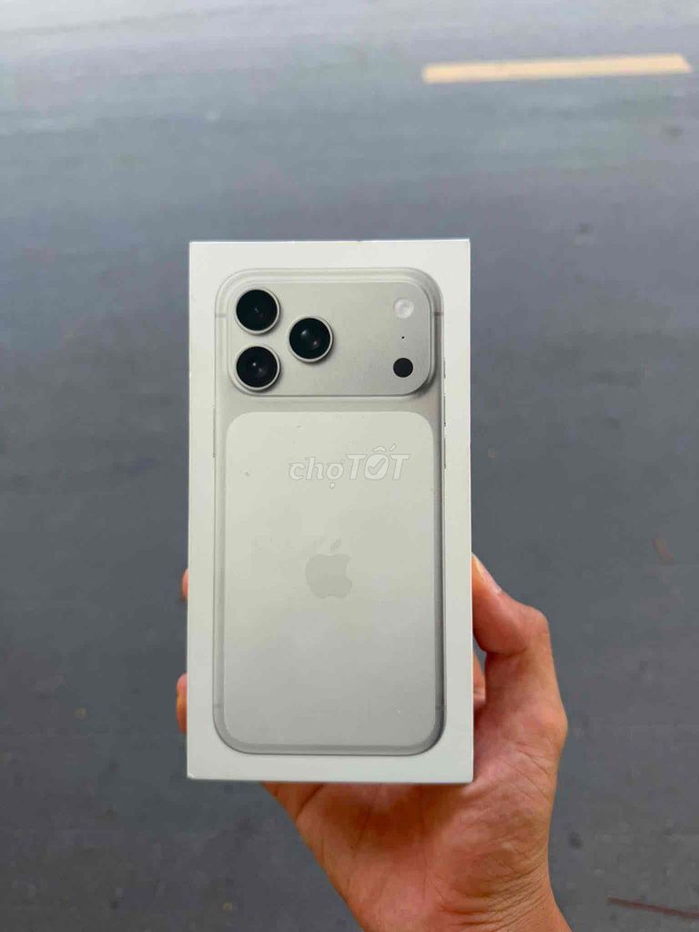Apple iPhone 17 Pro Max 256GB Bạc Newseal. Mua bán Điện thoại tại Quận Cầu Giấy Hà Nội được đăng bởi Minh Tuấn Phạm hình 1