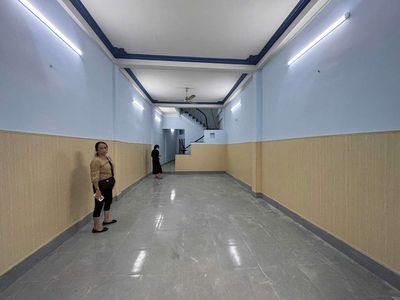 Rent · 2 bd · 90 м² · Quận Tân Bình, ул. Đường Võ Thành Trang