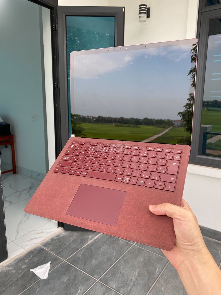 Microsoft Surface Laptop 1 i5 13.5 inch 8GB/256GB. Mua bán Laptop tại Huyện Hiệp Hòa Bắc Giang được đăng bởi phạm hùng hình 1