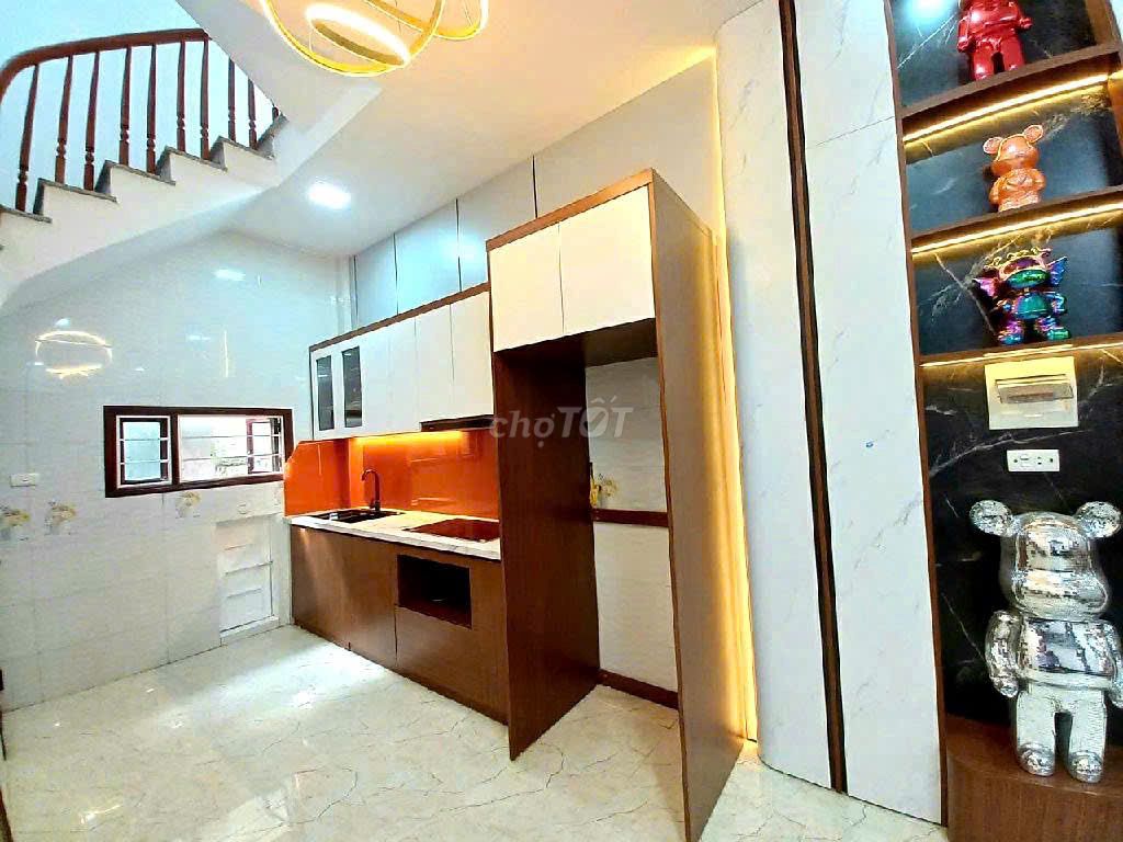 Bán nhà 45m2 dân xây 5 tầng, thoáng trước sau, ô tô 30m chỉ 5,85 tỷ