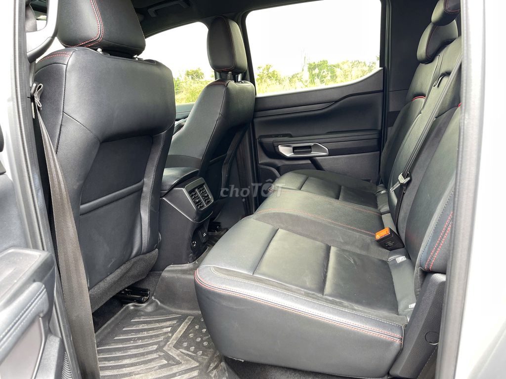 Ford Ranger Stormtrak 2.0L 4x4 AT 2024 - 31500 km. Mua bán Ô tô tại Quận 10 Tp Hồ Chí Minh được đăng bởi Trần Hoàng Long hình 12