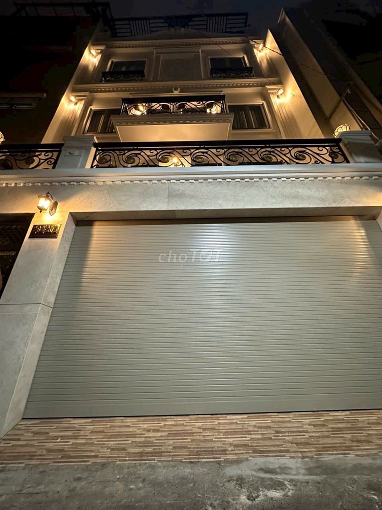 Biệt Thự Cao Cấp Ngang 8m Ngay CMT8, 300m2 5 Tầng , Nhỉnh 11 Tỷ