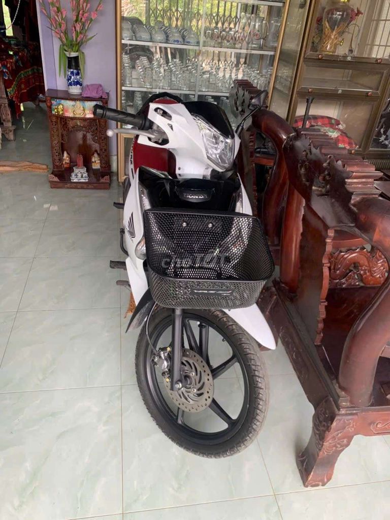 Honda Future 2024 Trắng đỏ 23000 km. Mua bán Xe máy tại Huyện Càng Long Trà Vinh được đăng bởi Nhan hình 4