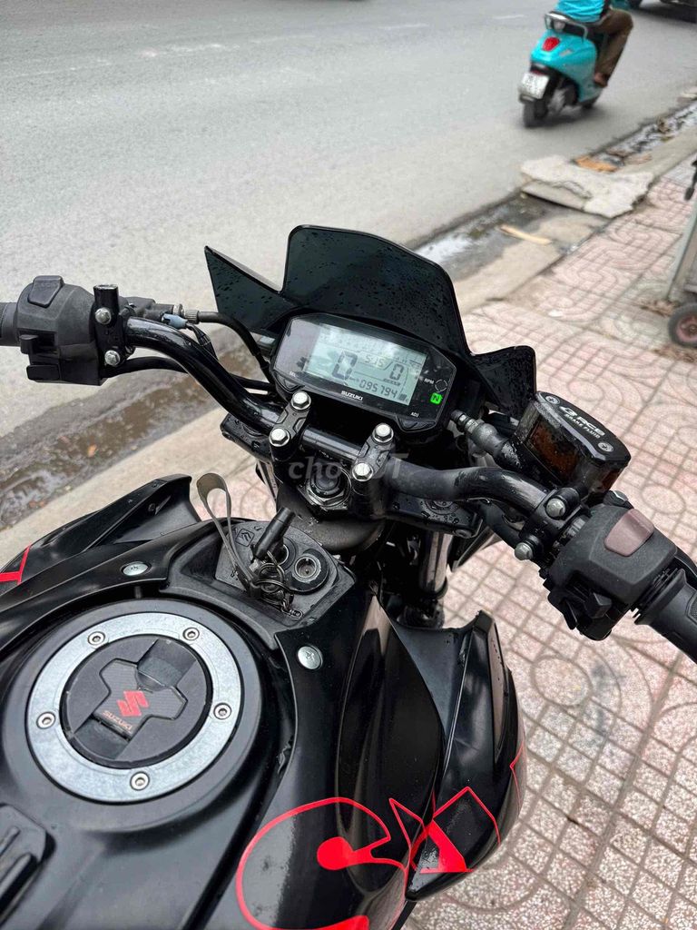 Suzuki GSX S150 máy zin biển số thành phố. Mua bán Xe máy tại Huyện Bình Chánh Tp Hồ Chí Minh được đăng bởi Phong Vũ hình 6