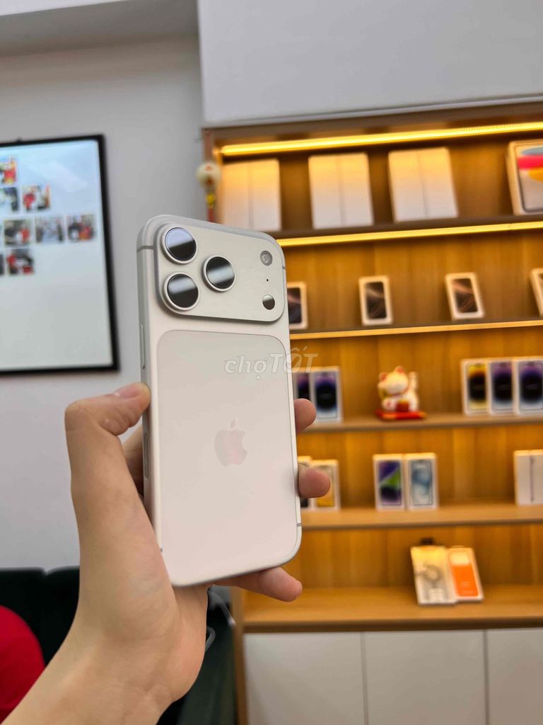 🍎 iPhone 17 Pro 256GB Bạc P100 siêu hiếm giá tốt🍎. Mua bán Điện thoại tại Quận Hải An Hải Phòng được đăng bởi Nguyễn Hương Giang hình 1