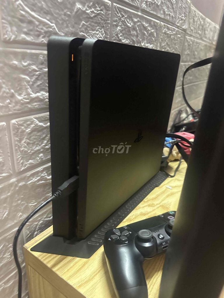 Máy chơi game Sony PS4 Slim 500GB Đen 2 tay cầm. Mua bán Thiết bị chơi game tại Quận Lê Chân Hải Phòng được đăng bởi tuan das hình 1