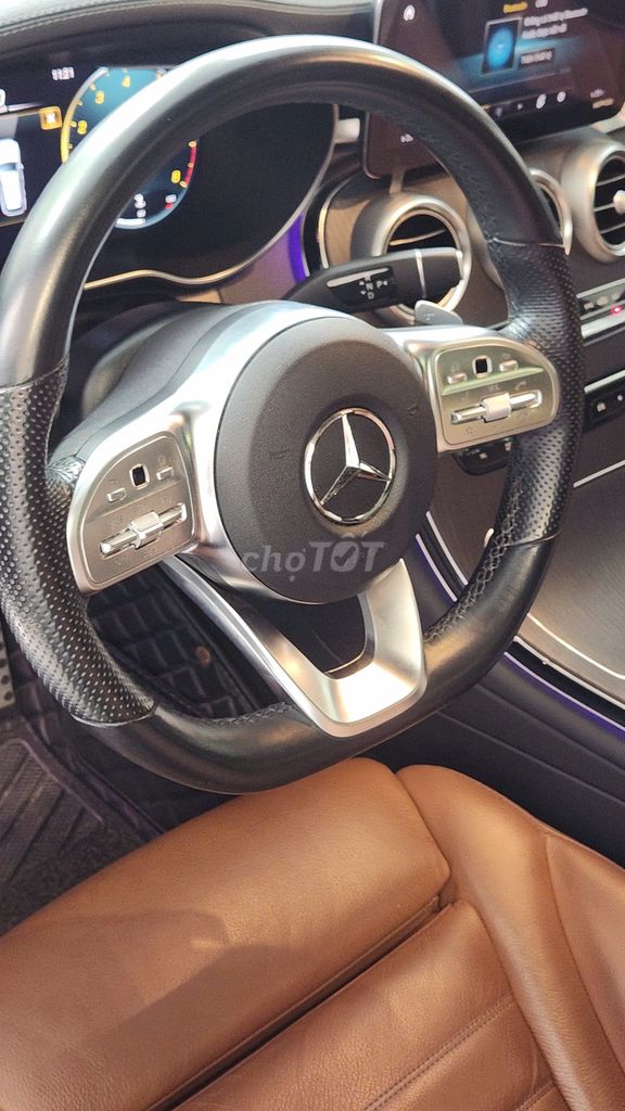 Gia đình bán GLC300 sx 2022 Tên công ty. Mua bán Ô tô tại Quận 4 Tp Hồ Chí Minh được đăng bởi tuấn hình 12