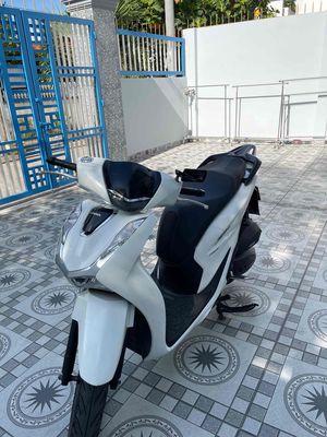 e cần bán sh150i cbs màu trắng sporty. Mua bán Xe máy tại Huyện Tư Nghĩa Quảng Ngãi được đăng bởi Khanh Doan