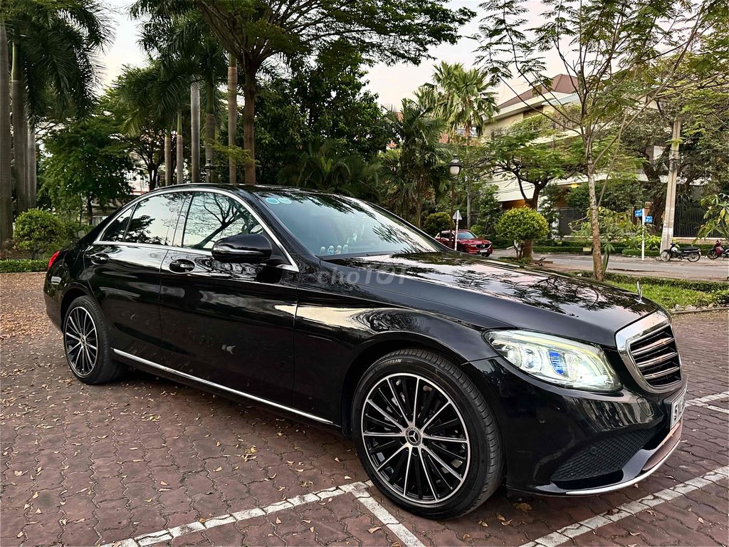 Mercedes-Benz C200 2019 Exclusive ( mid-hybrid ). Mua bán Ô tô tại Quận 6 Tp Hồ Chí Minh được đăng bởi Lyanh hình 6