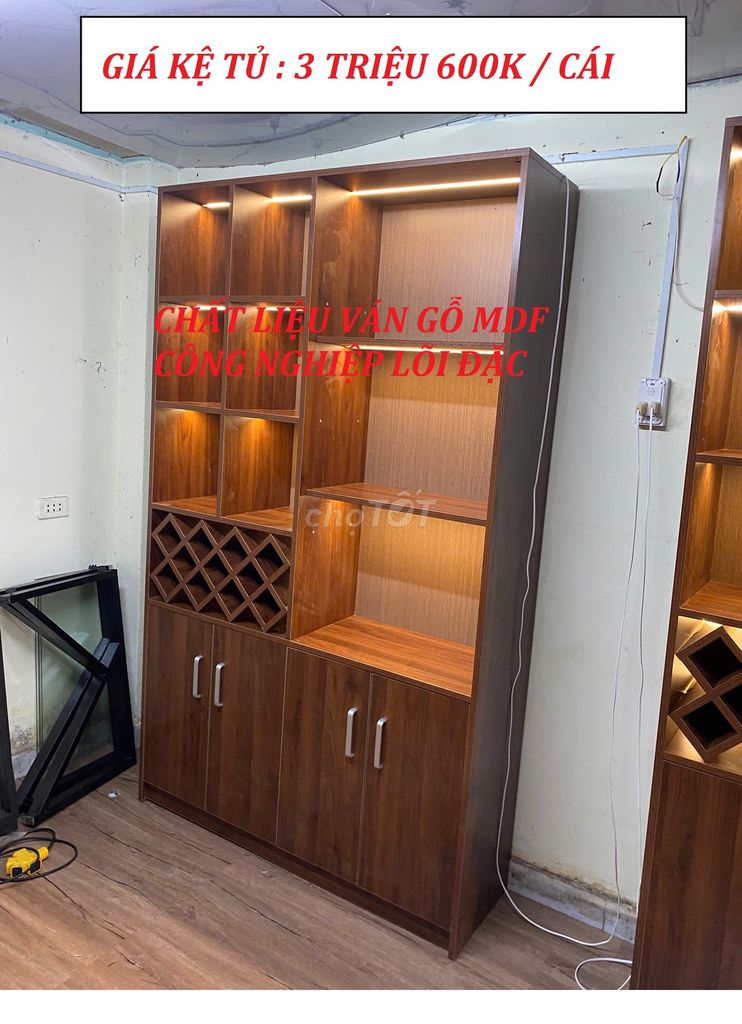 KỆ RƯỢU TRƯNG BÀY SẢN PHẨM & KỆ TỦ DECOR PHÒNG MỚI. Mua bán Tủ, kệ gia đình tại Quận 12 Tp Hồ Chí Minh được đăng bởi Nội Thất Tủ Kệ Trưng Bày hình 1