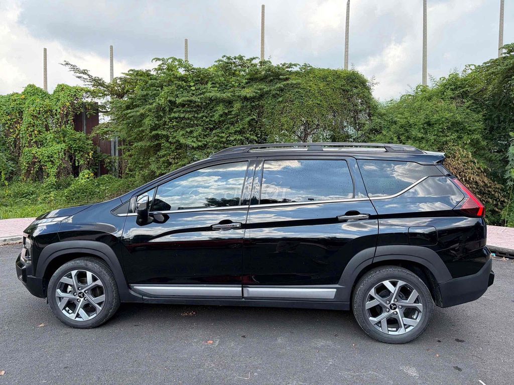 Mitsubishi Xpander Cross 2025, пробег 20 тыс. км, отличное состояние