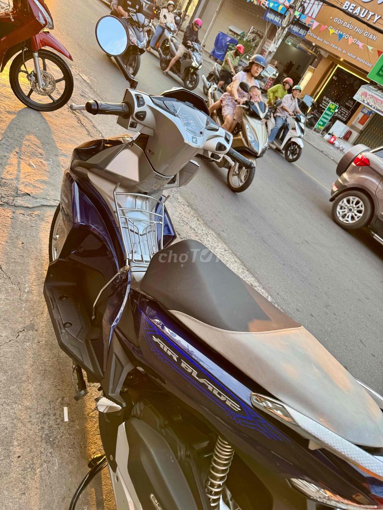 ❇️❇️ AB 125 Xanh đen 2018 khoá Smarkey rất đẹp. Mua bán Xe máy tại Thành phố Biên Hòa Đồng Nai được đăng bởi XE MÁY CŨ THÀNH MỸ  hình 10