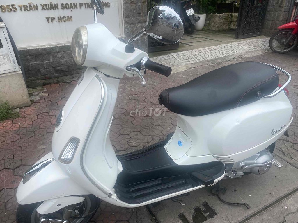 xe vespa trắng đầu zin. Mua bán Xe máy tại Quận 7 Tp Hồ Chí Minh được đăng bởi thanh xuân hình 4