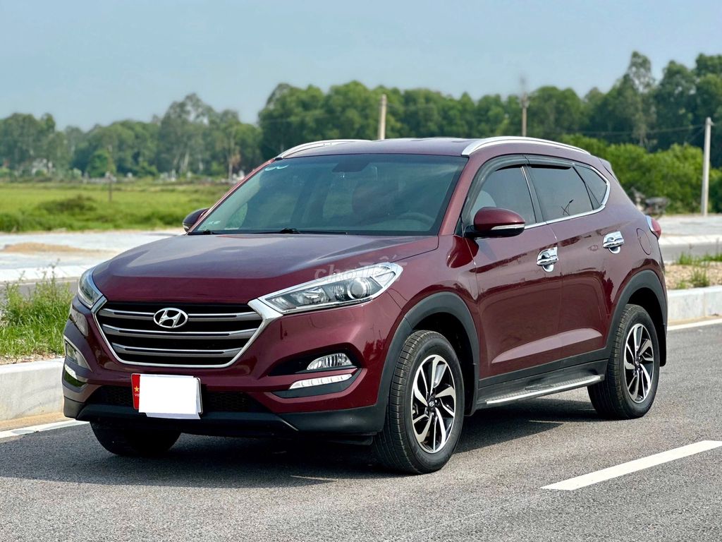 Hyundai Tucson AT 2018 màu đỏ, 100.000 km. Mua bán Ô tô tại Huyện Nam Đàn Nghệ An được đăng bởi Tên chưa cung cấp hình 1