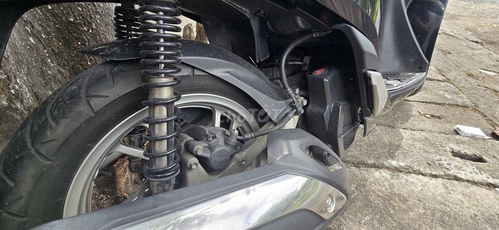 BÁN XE SH NỮ CHẠY CHÍNH CHỦ. Mua bán Xe máy tại Thành phố Tuy Hòa Phú Yên được đăng bởi Bán nhà hình 4