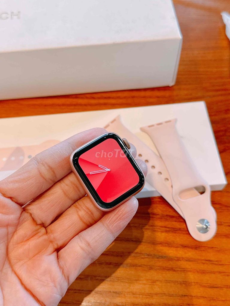 Apple Watch Series 5 40mm Nhôm Hồng Fullbox Zin. Mua bán Thiết bị đeo thông minh tại Quận 3 Tp Hồ Chí Minh được đăng bởi Kim Thanh  hình 1