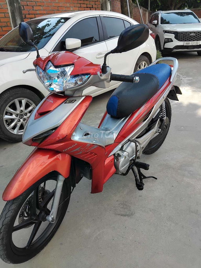 xe ga chính hãng honda có Fi.còn mới toanh.biển 30. Mua bán Xe máy tại Quận Hoàng Mai Hà Nội được đăng bởi nguyễn an  hình 3
