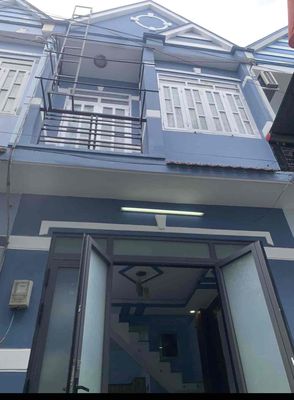 nhà gần cầu vượt ngã tư ga Q12 1 lầu 2pn hẻm xe hơi