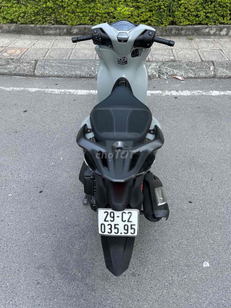Honda SH 160 Abs 2023 - lướt mới 29C2-035.95. Mua bán Xe máy tại Quận Hoàng Mai Hà Nội được đăng bởi Xe Máy Quân Oanh  hình 7