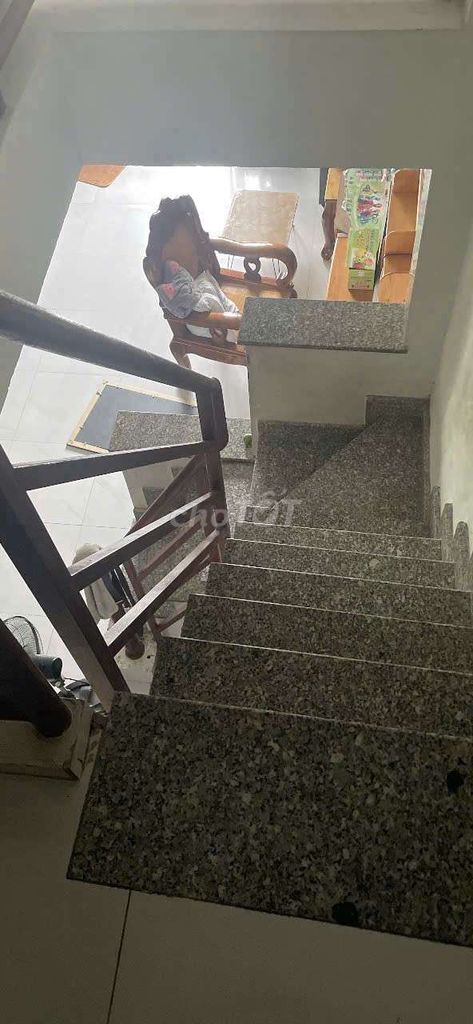 NHÀ 2 TẦNG HẺM XE HƠI SÁT VINHOMES