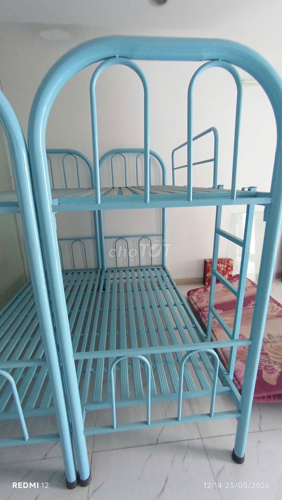 Giường tầng sắt xanh dương mới. Mua bán Giường, chăn ga gối nệm tại Quận Tân Bình Tp Hồ Chí Minh được đăng bởi Miyuki Alan hình 1