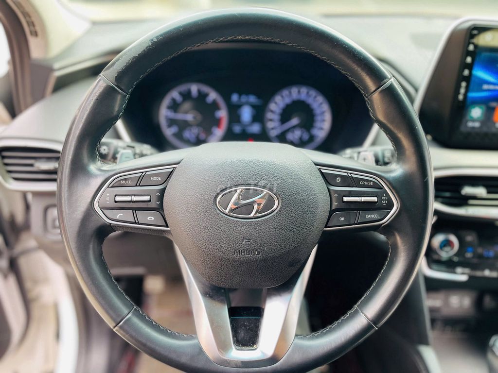Hyundai Santa Fe Dầu Tiêu chuẩn 2020 đi 53.000km. Mua bán Ô tô tại Thành phố Thủ Đức Tp Hồ Chí Minh được đăng bởi Mr Duy hình 8
