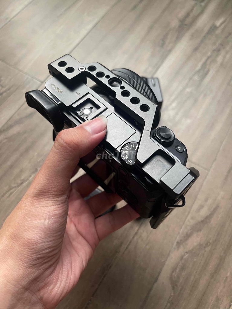 Sony A6000 + 16-50, 2 pin, sạc, khung rig. Mua bán Máy ảnh, Máy quay tại Quận Hải Châu Đà Nẵng được đăng bởi Trần Tiến Đạt hình 1