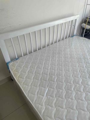 giường cao cấp 1m8*2m tặng nệm cao su còn seal. Mua bán Giường, chăn ga gối nệm tại Quận 7 Tp Hồ Chí Minh được đăng bởi Linh