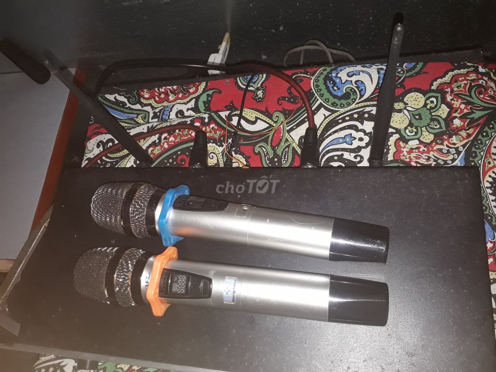 Micro không dây CAF Audio 750 Bạc. Mua bán Tivi, Âm thanh tại Thành phố Cà Mau Cà Mau được đăng bởi Cutí Trần hình 1