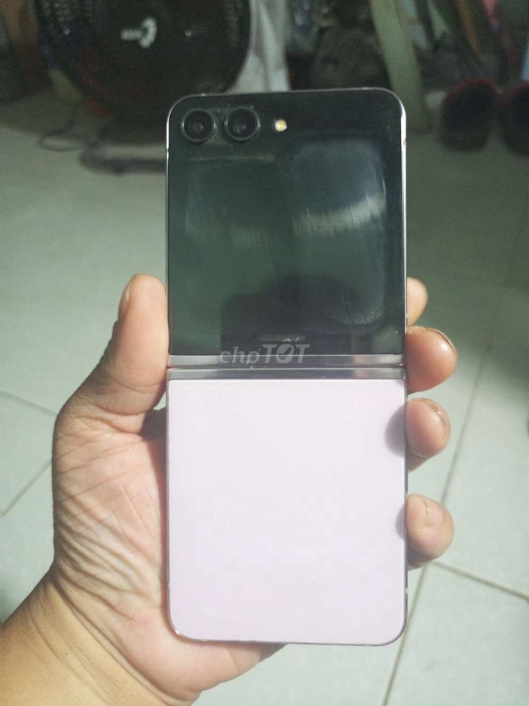 Samsung Z Flip 5 256GB Hồng. Mua bán Điện thoại tại Thành phố Biên Hòa Đồng Nai được đăng bởi Hải Trung hình 1