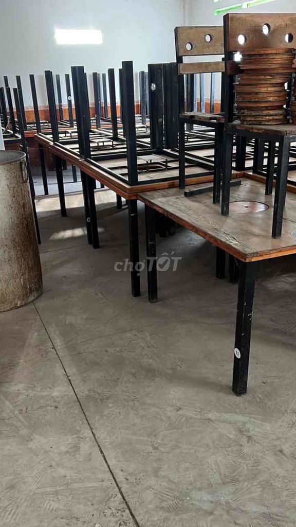 Bàn ghế quán nhậu Gỗ Sắt Nâu Đen. Mua bán Bàn ghế tại Huyện Chợ Gạo Tiền Giang được đăng bởi nhân hình 1