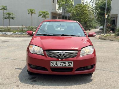 Bán xe Toyota Vios 2004 số sàn màu đỏ