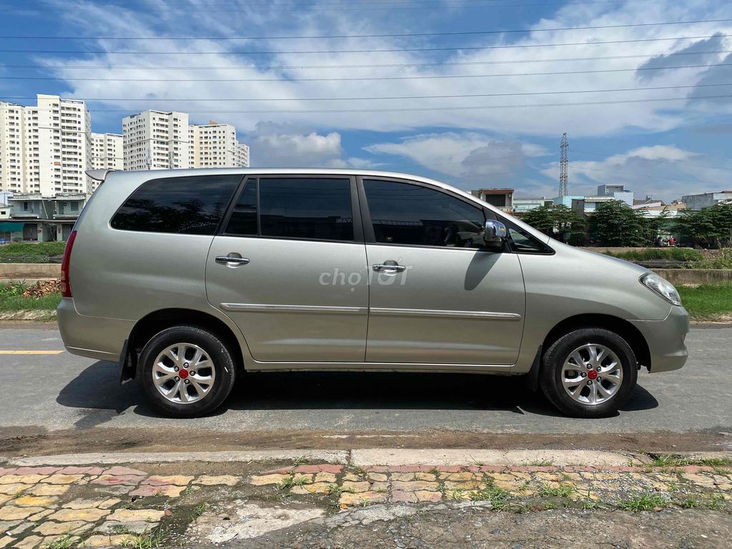 Toyota Innova 2007 G - 170.000 km  