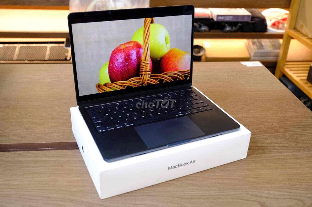 Apple MacBook Air M4 13 inch 16GB/256GB Đã sử dụng. Mua bán Laptop tại Quận Bình Thạnh Tp Hồ Chí Minh được đăng bởi Vân Anh 2Tech House hình 1