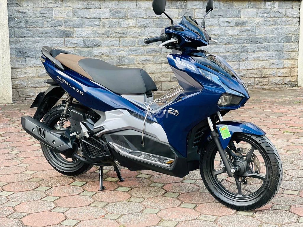 HONDA AIR BLADE 150 XANH  MÁY NGUYÊN 223 ĐI LƯỚT. Mua bán Xe máy tại Quận Cầu Giấy Hà Nội được đăng bởi VIỆT ANH hình 5