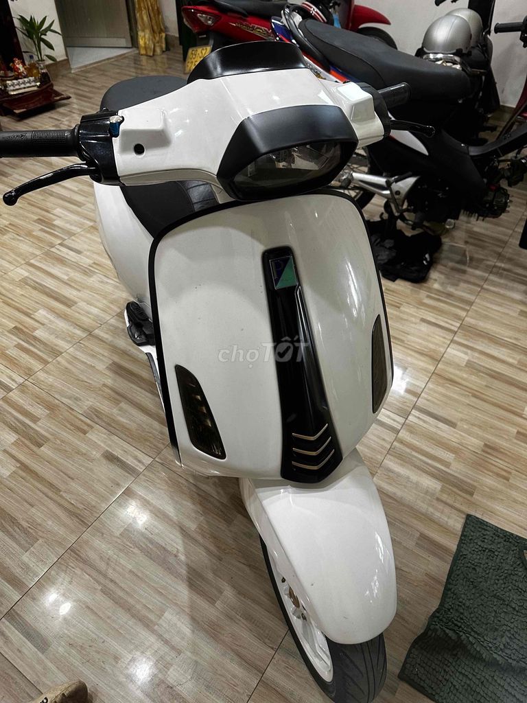 cần bán vespa như hình giá còn thương lượng. Mua bán Xe máy tại Quận Bình Thạnh Tp Hồ Chí Minh được đăng bởi PhuongUyen hình 4